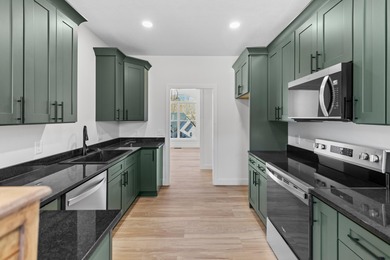 Remarkable new construction in premier lakefront community - photo 9