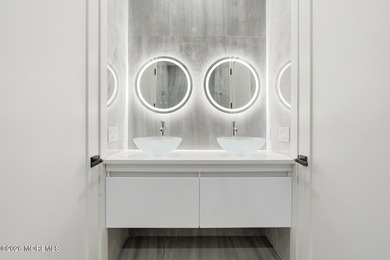 LUXURY NEW CONSTRUCTION! This Gorgeous House is 4135 sq ft. 8 - photo 9