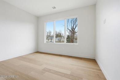 LUXURY NEW CONSTRUCTION! This Gorgeous House is 4135 sq ft. 8 - photo 10
