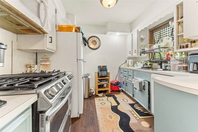 Welcome home to this beautifully maintained 3-bedroom, 2 full - photo 11