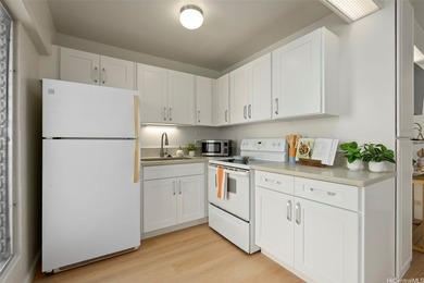 Welcome to Diamond Head Plaza! This beautifully renovated 1 - photo 5