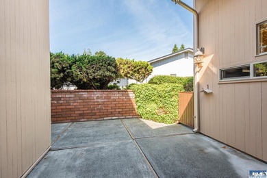 Welcome to this beautifully updated condo on desirable Hilltop - photo 30