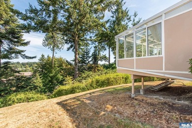 Welcome to this beautifully updated condo on desirable Hilltop - photo 34