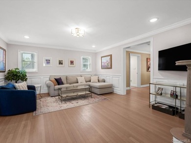 GREAT NECK VILLAGE PRIME LOCATION! Renovated And Move-In Ready - photo 5