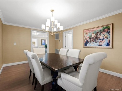 GREAT NECK VILLAGE PRIME LOCATION! Renovated And Move-In Ready - photo 8