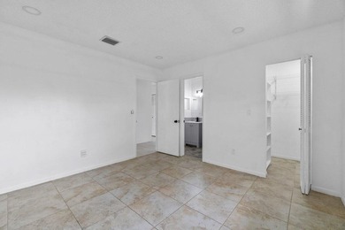 A perfect blend of comfort & style beautifully maintained - photo 16