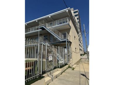 Location Location Location!!! Ocean front second floor corner - photo 4