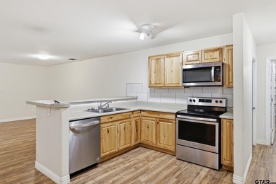 Discover the perfect blend of country charm and modern comfort - photo 6