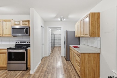 Discover the perfect blend of country charm and modern comfort - photo 7