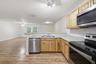 Discover the perfect blend of country charm and modern comfort - photo 8