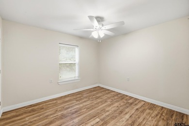 Discover the perfect blend of country charm and modern comfort - photo 10