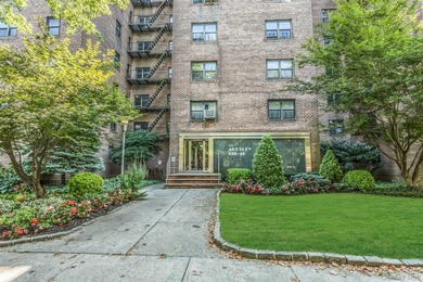 East River Home Sale Pending in Flushing New York