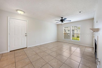 This 3BR/2BA villa at The Estate at Westbury offers a bright - photo 4