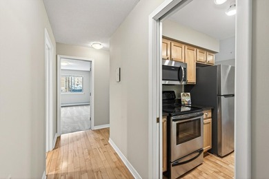 This sunny 1BR/1BA condo includes a heated, underground parking - photo 6