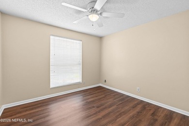 Welcome home to this beautifully maintained 3-bedroom, 2-bath - photo 12