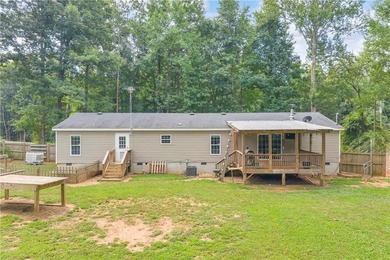 Discover the perfect blend of space, comfort, and country living - photo 43