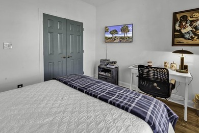 Welcome to this beautifully well-maintained 2-bedroom, 2-bath - photo 7