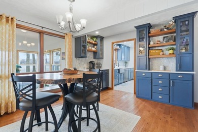 MOTIVATED SELLER! Remodeled home on beautiful NORTH TWIN LAKE! - photo 14