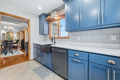 MOTIVATED SELLER! Remodeled home on beautiful NORTH TWIN LAKE! - photo 17