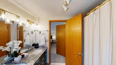 Step into this warm and inviting 3-bedroom, 2-bath chalet - photo 18