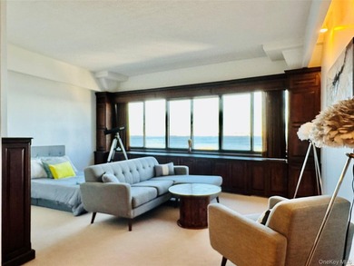 Open House 5/16/26 1:30-3 pm___What a grand studio in 10 Bay St - photo 2