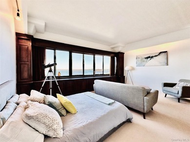 Open House 5/16/26 1:30-3 pm___What a grand studio in 10 Bay St - photo 5