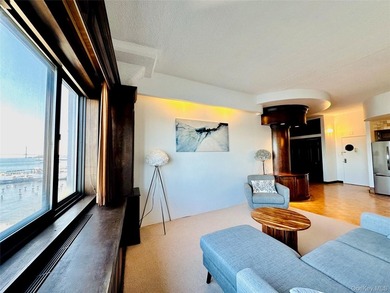 Open House 5/16/26 1:30-3 pm___What a grand studio in 10 Bay St - photo 7