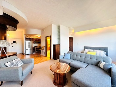 Open House 5/16/26 1:30-3 pm___What a grand studio in 10 Bay St - photo 9