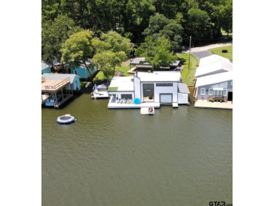 Spacious newly remodeled home on Lake Jacksonville. This home - Lake Home For Sale in Jacksonville, Texas
