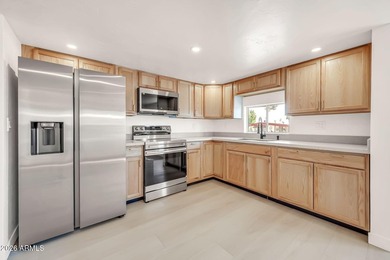 Beautifully remodeled and adorable home in the active adult - photo 13