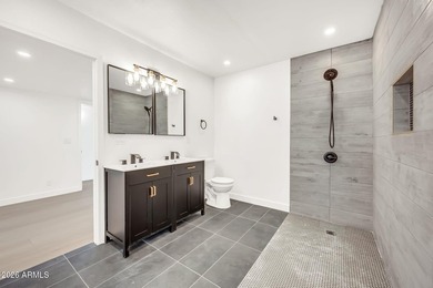 Beautifully remodeled and adorable home in the active adult - photo 16