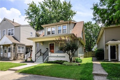 DOWNTOWN LIVING AT ITS BEST! Less than 2 blocks from Spring St - photo 2