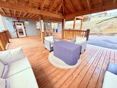 This beautifully designed cabin in Sevierville is ideally - photo 3
