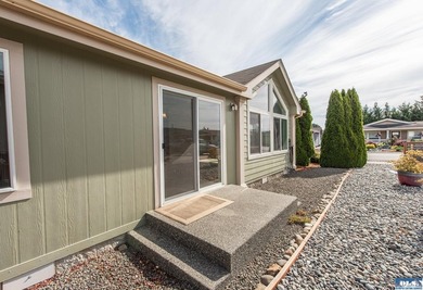 Move-in ready and the Perfect Home Location close to shopping - photo 39