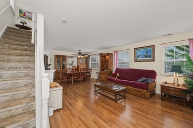 Single Family detached home with attached garage, only 27 Years - photo 5