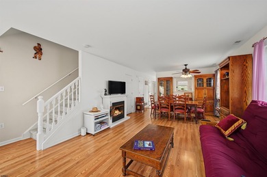 Single Family detached home with attached garage, only 27 Years - photo 8
