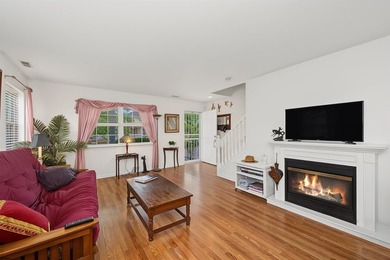 Single Family detached home with attached garage, only 27 Years - photo 9