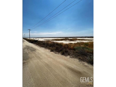 (private lake, pond, creek) Lot For Sale in Earlimart California