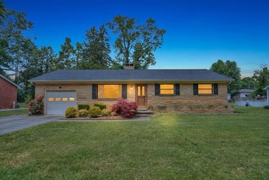 What an absolutely adorable, move-in ready home! From the moment - photo 2