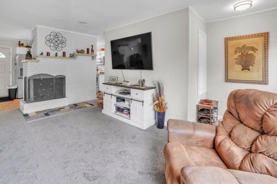 What an absolutely adorable, move-in ready home! From the moment - photo 6
