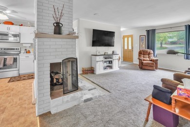 What an absolutely adorable, move-in ready home! From the moment - photo 7