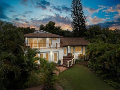 Enjoy sweeping ocean views that frame Kaho'olawe and Molokini - photo 1