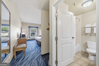 Welcome to effortless Lake Oconee living at The Lodge! Whether - photo 3