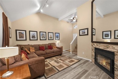 917 Sq Ft, 1 Bedroom + Loft/Flex space is fully remodeled - photo 20