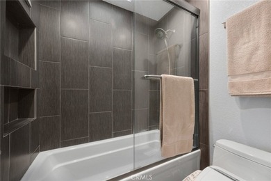917 Sq Ft, 1 Bedroom + Loft/Flex space is fully remodeled - photo 26