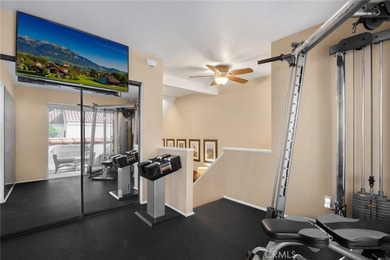 917 Sq Ft, 1 Bedroom + Loft/Flex space is fully remodeled - photo 31