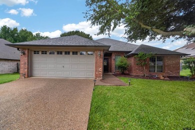 Welcome to 21368 Altuda Lane! This three bedroom, two bath home - photo 4