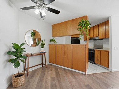 Top-floor living in the heart of Makiki. This bright 1-bedroom - photo 3
