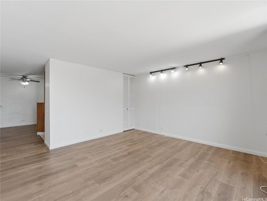 Top-floor living in the heart of Makiki. This bright 1-bedroom - photo 9