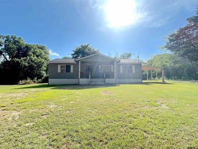 Charming country home just minutes from Lake Bob Sandlin! - photo 2